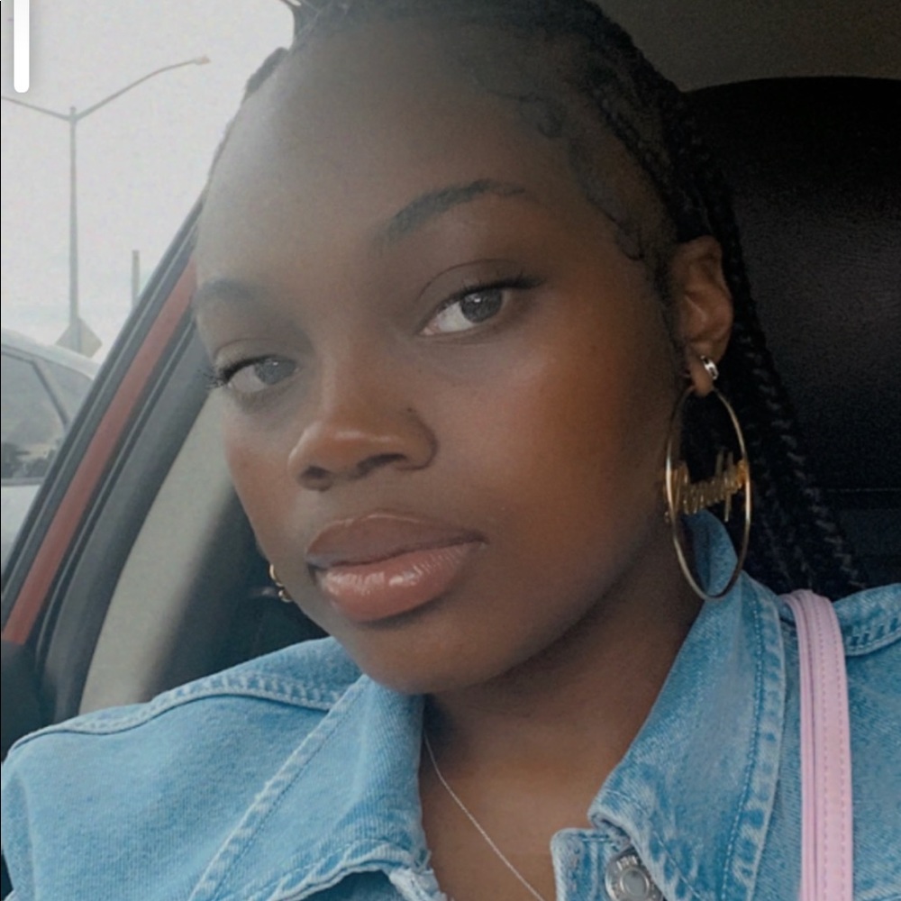 Meet your Posher, Denaysha